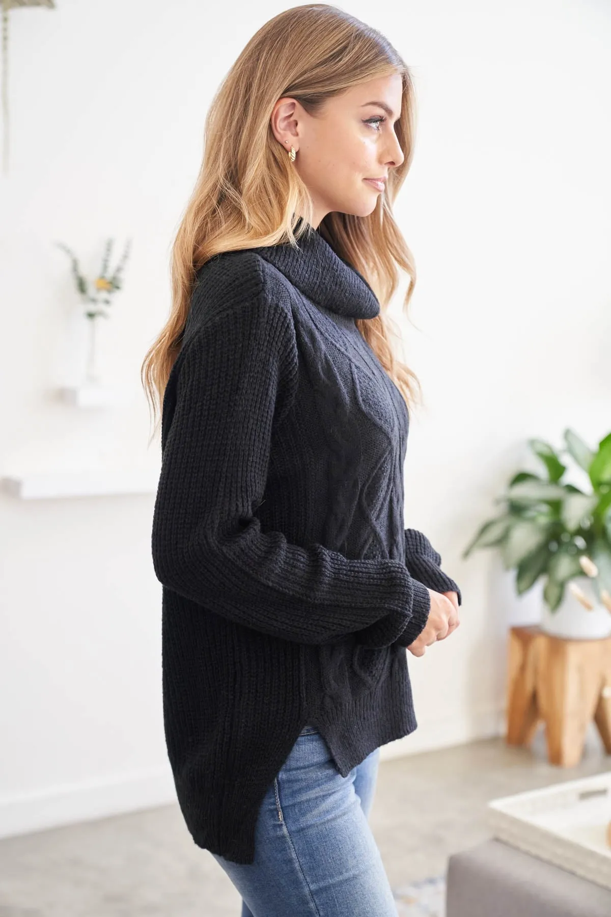 BLACK LONG RAGLAN CUFFED SLEEVE COWL NECK WITH DETAILED FRONT KNIT SWEATER