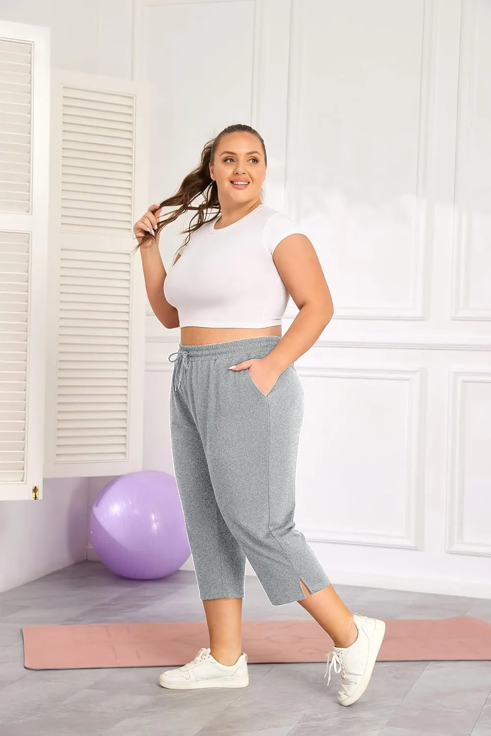 Plus Size Capri Pants for Women Loose Fit Yoga Pants with Pockets Workout Activewear Sweatpants