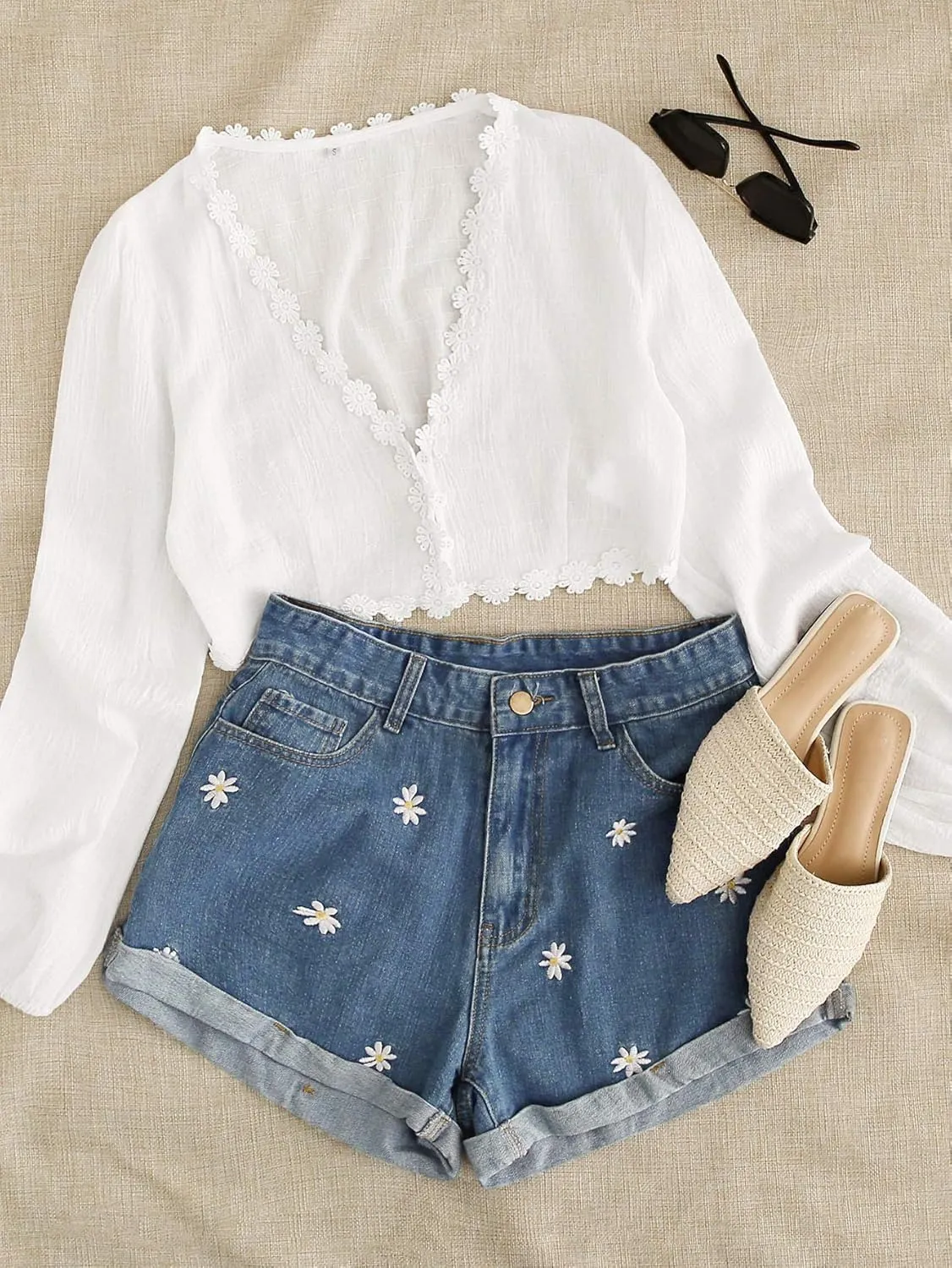 SweatyRocks Women's Casual High Waist Daisy Floral Embroidery Folded Hem Denim Jean Shorts